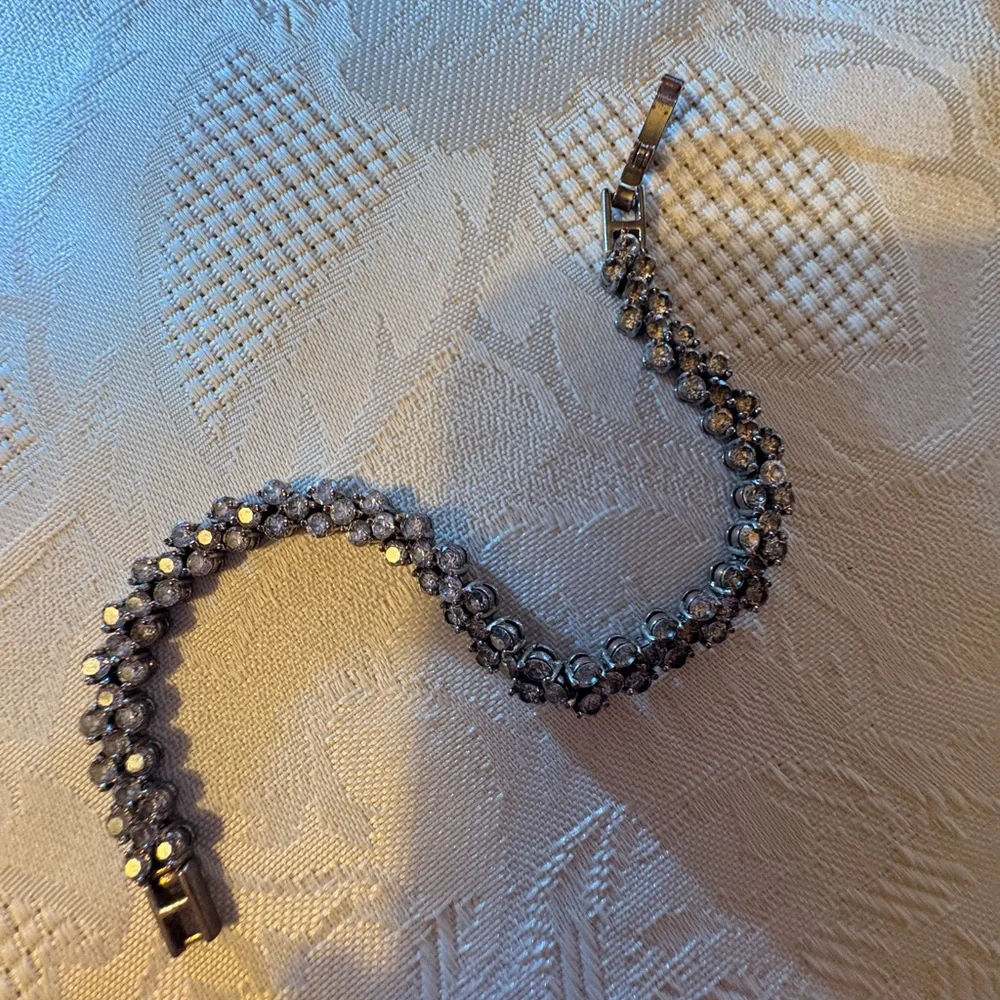 Elegant Silver Bracelet - Picture 5 of 5